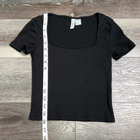 H&M Solid Black Square Neck Crop Top - Picture 4 of 5